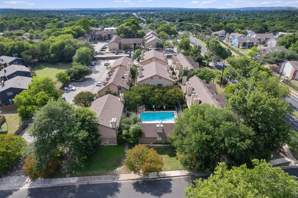 5608 Cougar Drive Austin TX 78745