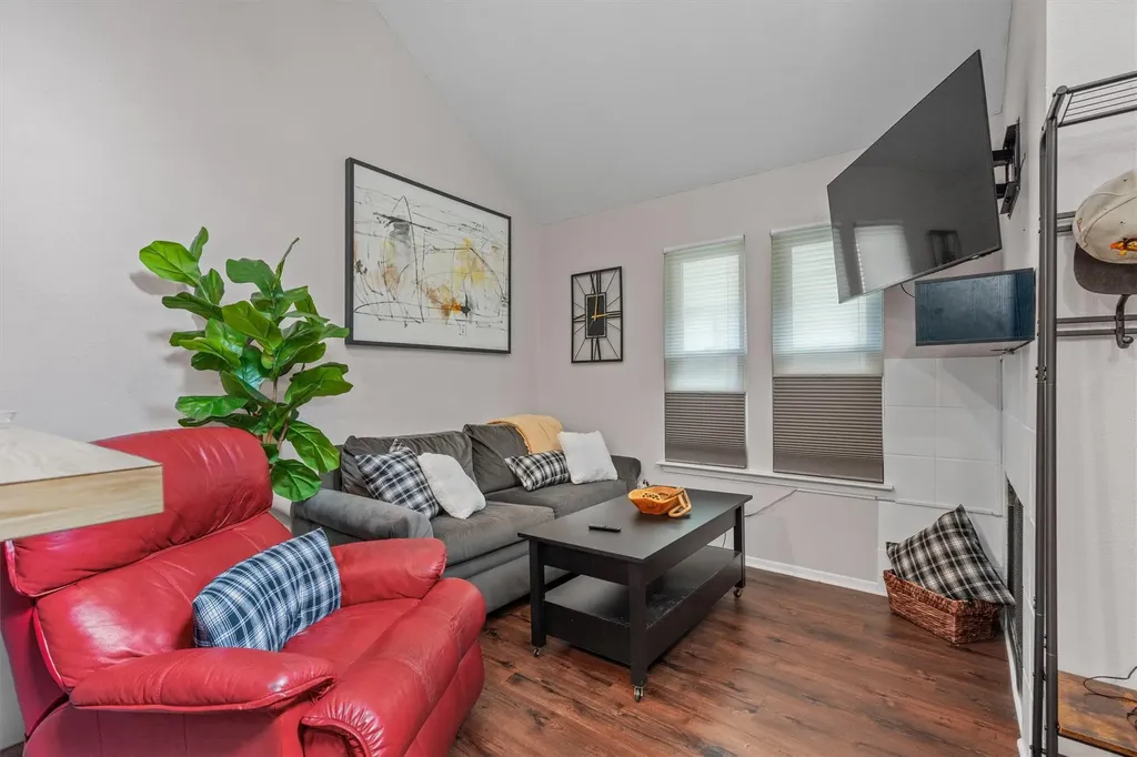 5608 Cougar Drive Austin TX 78745
