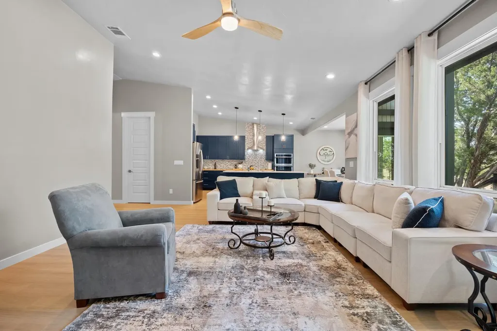 2800 Douglas Cove Lago Vista TX 78645