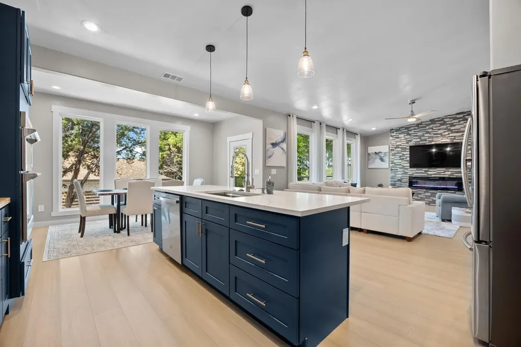 2800 Douglas Cove Lago Vista TX 78645
