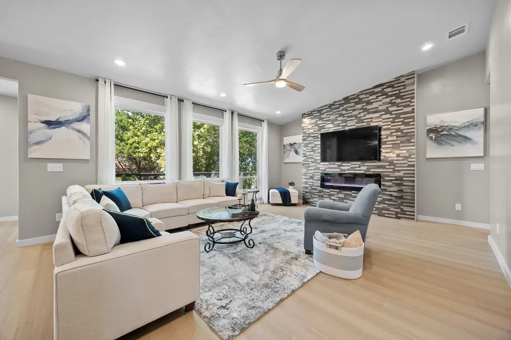 2800 Douglas Cove Lago Vista TX 78645