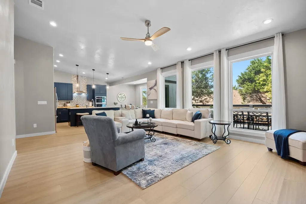 2800 Douglas Cove Lago Vista TX 78645