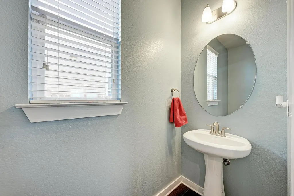 5305 Ingersoll Lane S Austin TX 78744