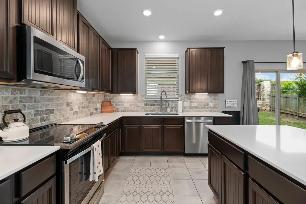 7813 Peccary Drive Austin TX 78744