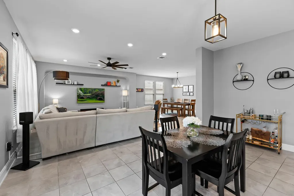 7813 Peccary Drive Austin TX 78744