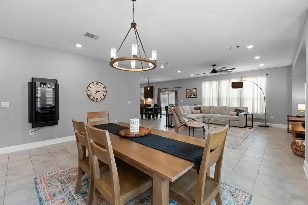 7813 Peccary Drive Austin TX 78744