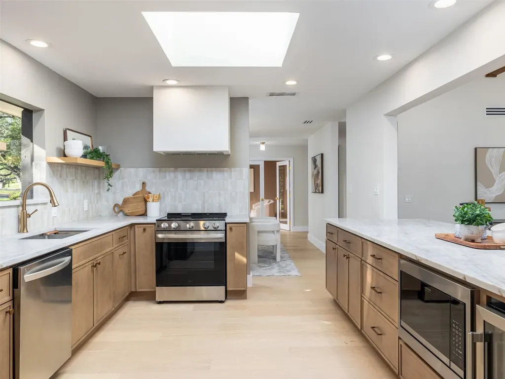 9403 Spring Hollow Drive Austin TX 78750