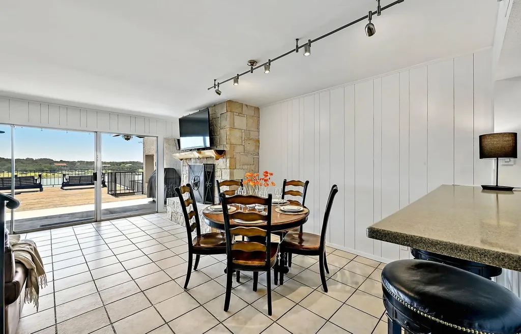 1601 Judy Lynn Drive Spicewood TX 78669
