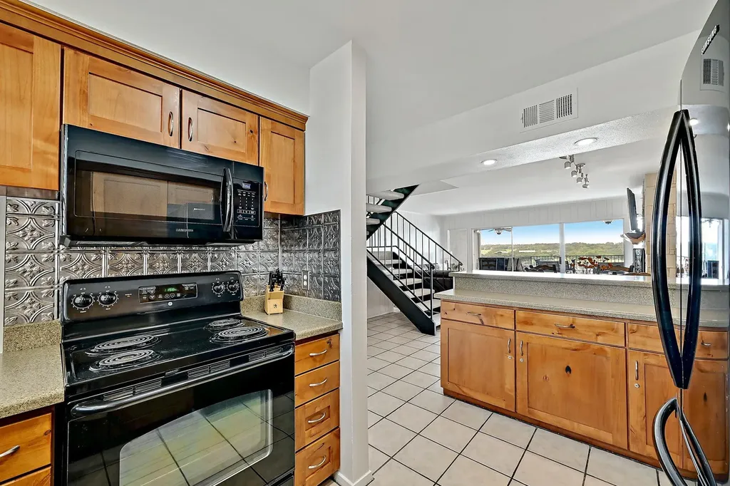 1601 Judy Lynn Drive Spicewood TX 78669