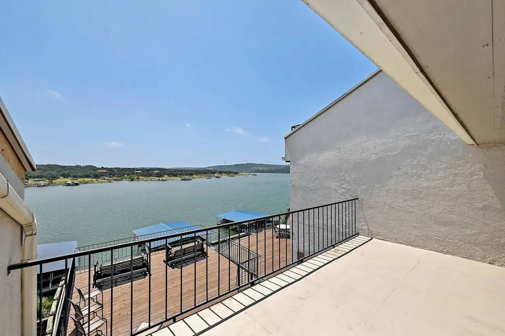 1601 Judy Lynn Drive Spicewood TX 78669