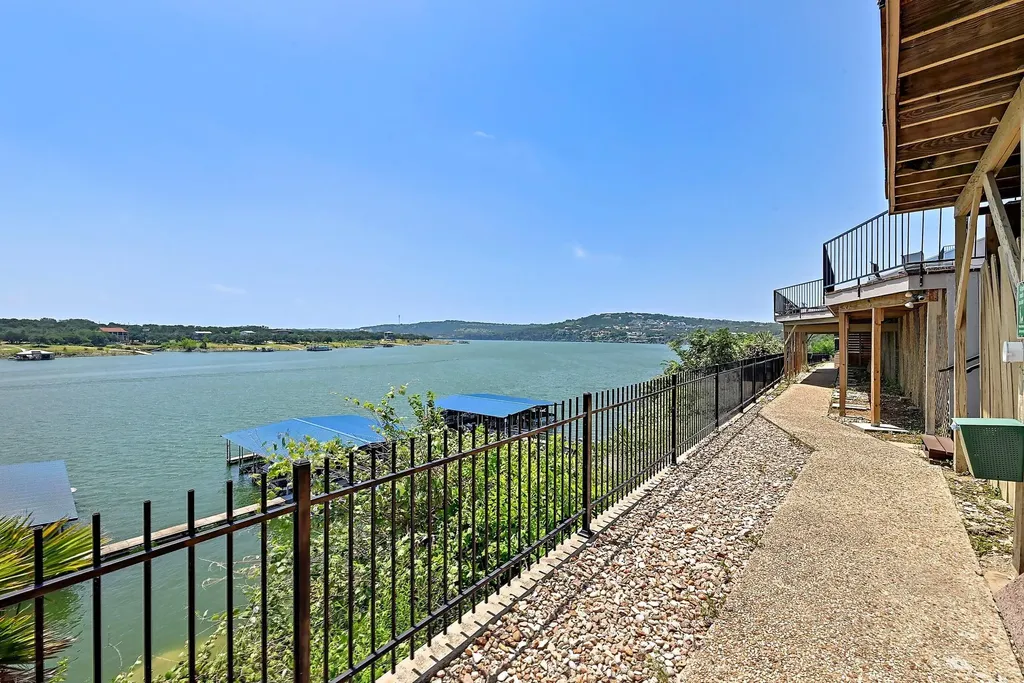 1601 Judy Lynn Drive Spicewood TX 78669
