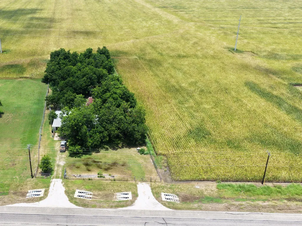 22555 State Highway 79 Highway Taylor TX 76574