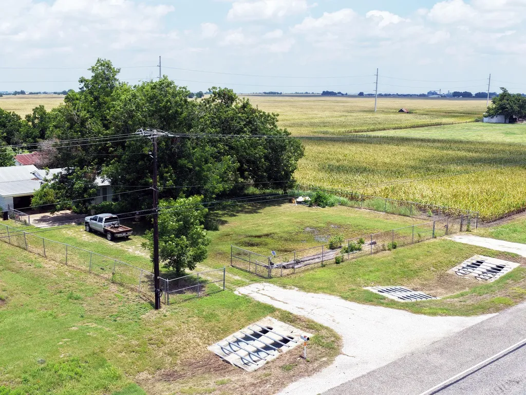 22555 State Highway 79 Highway Taylor TX 76574