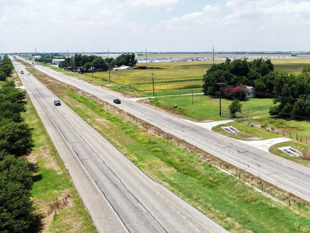 22555 State Highway 79 Highway Taylor TX 76574