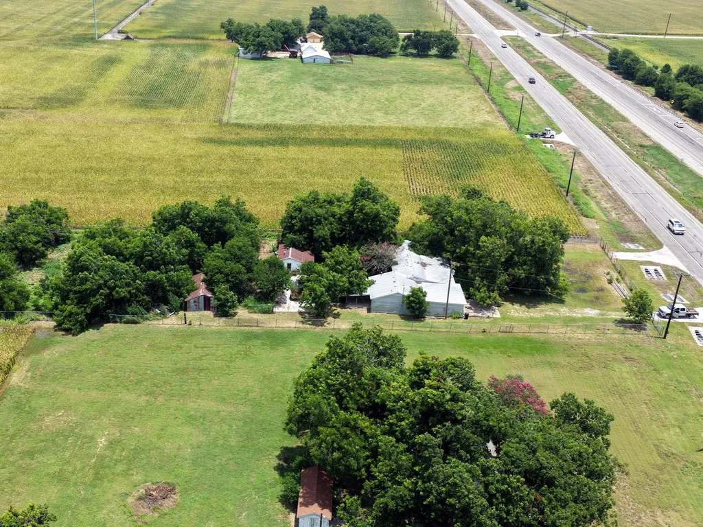 22555 State Highway 79 Highway Taylor TX 76574