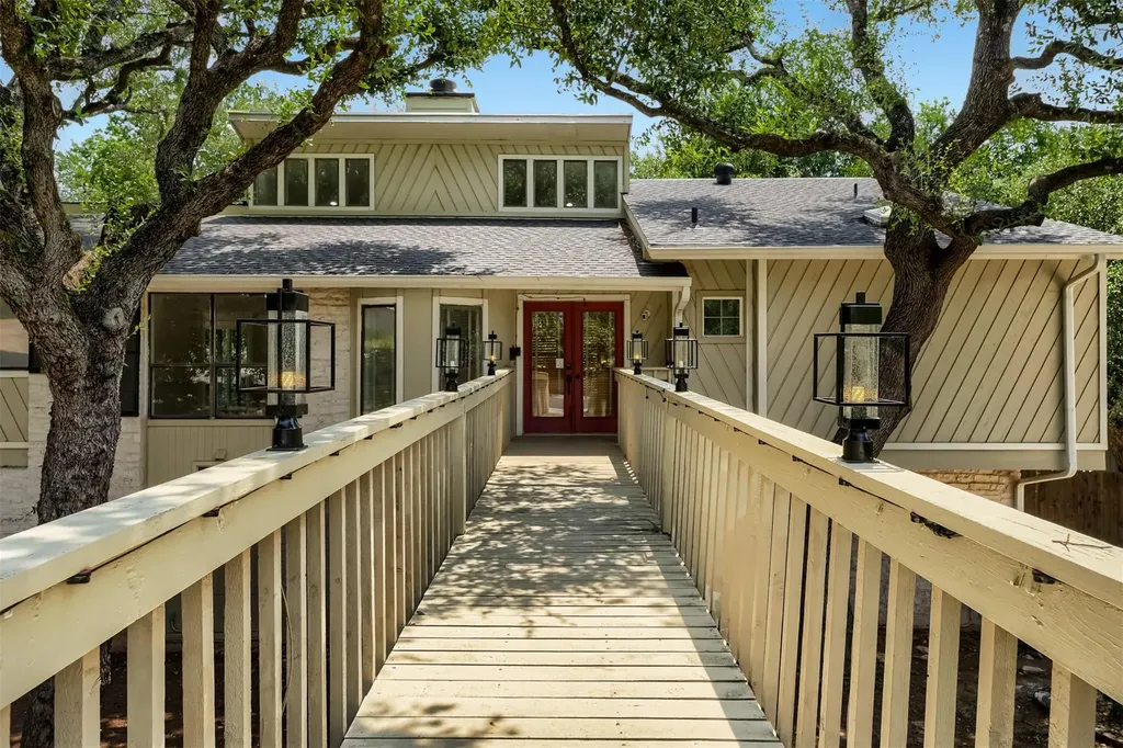 9302 Rolling Oaks Trail Austin TX 78750