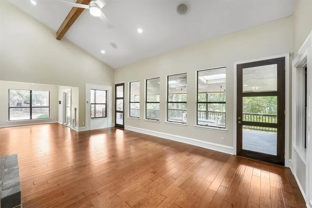 9302 Rolling Oaks Trail Austin TX 78750