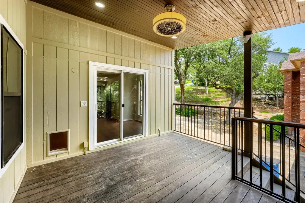 9302 Rolling Oaks Trail Austin TX 78750