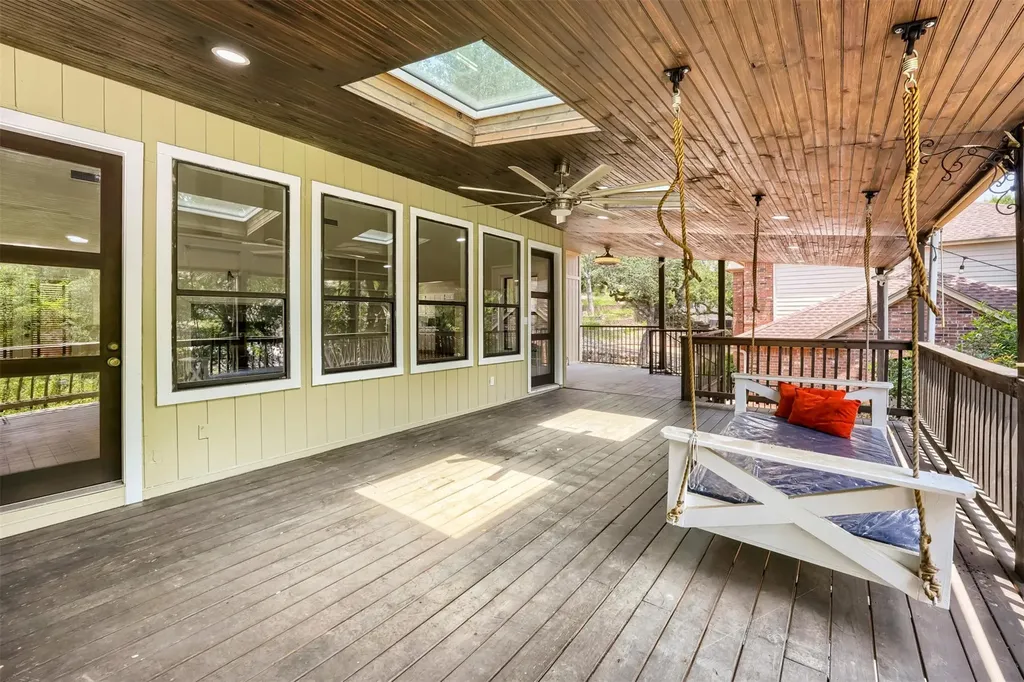 9302 Rolling Oaks Trail Austin TX 78750