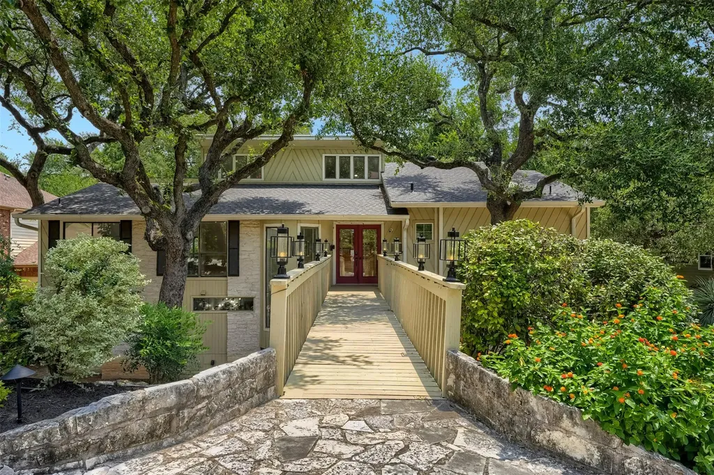 9302 Rolling Oaks Trail Austin TX 78750