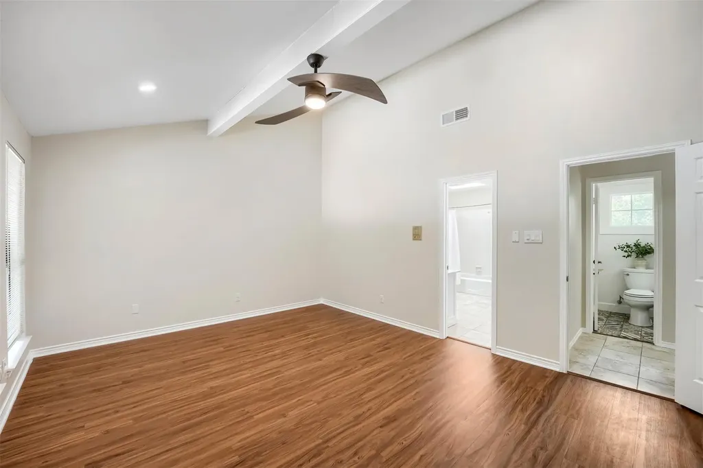 9302 Rolling Oaks Trail Austin TX 78750