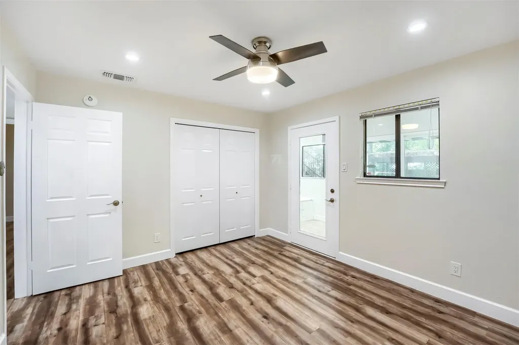 9302 Rolling Oaks Trail Austin TX 78750