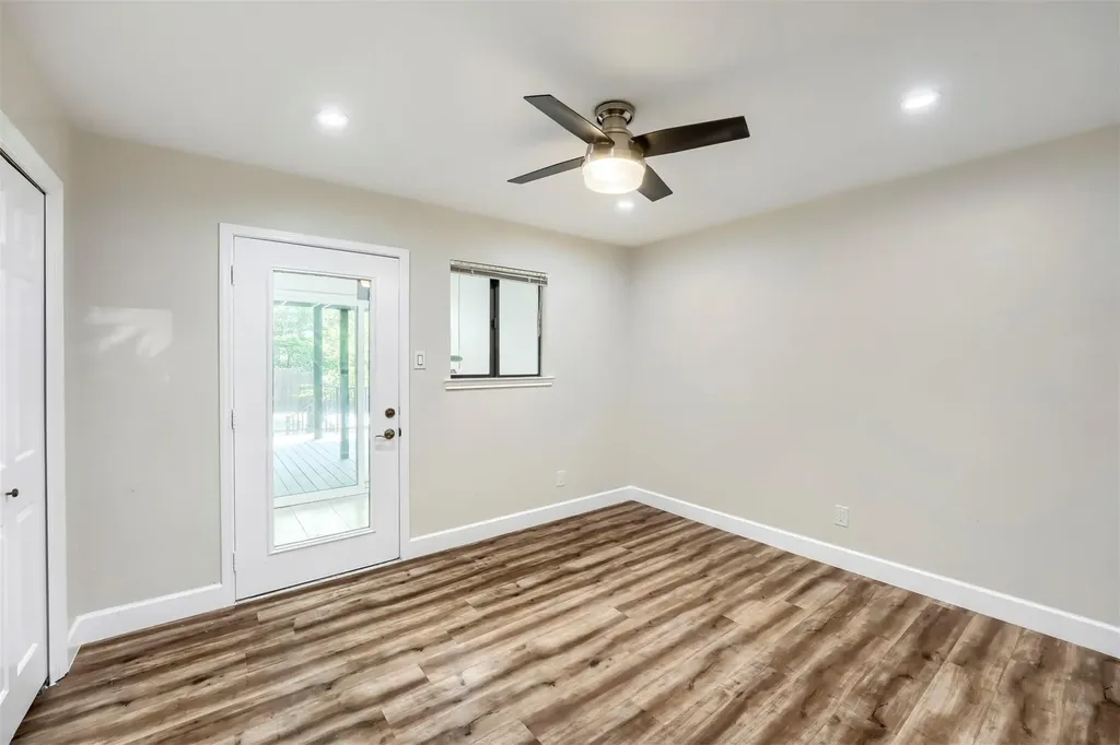 9302 Rolling Oaks Trail Austin TX 78750