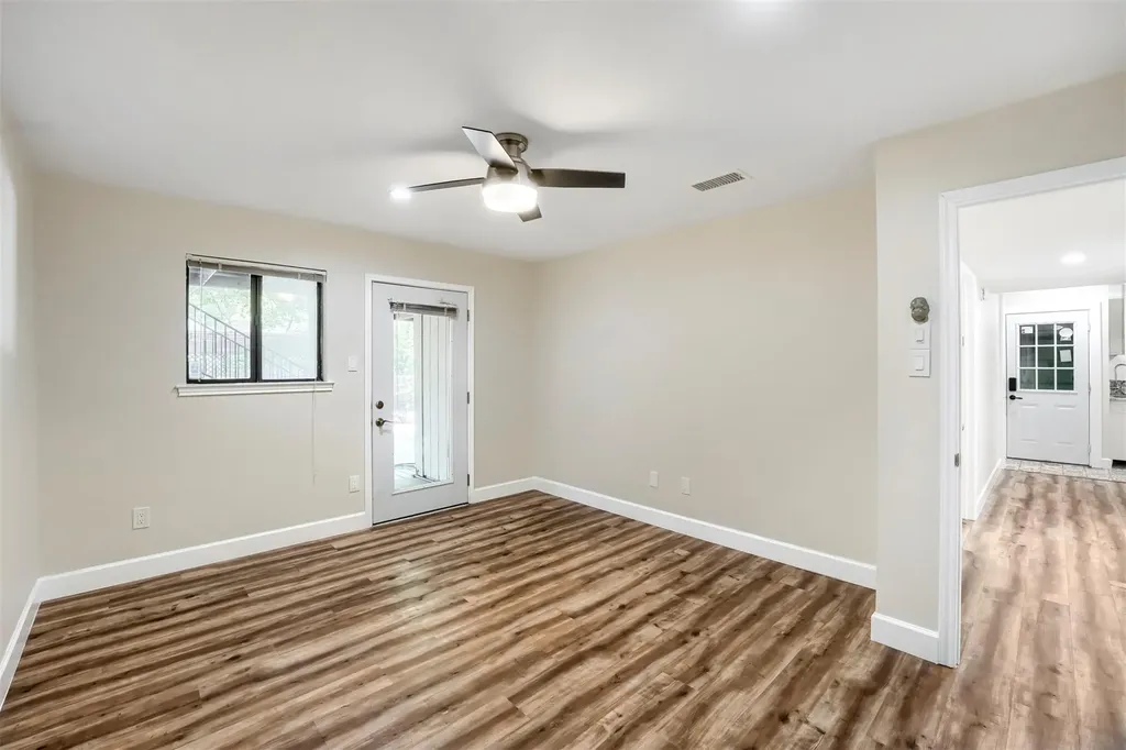 9302 Rolling Oaks Trail Austin TX 78750