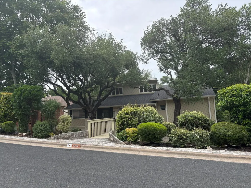 9302 Rolling Oaks Trail Austin TX 78750
