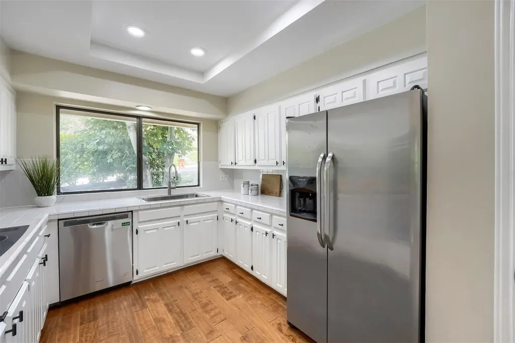 9302 Rolling Oaks Trail Austin TX 78750
