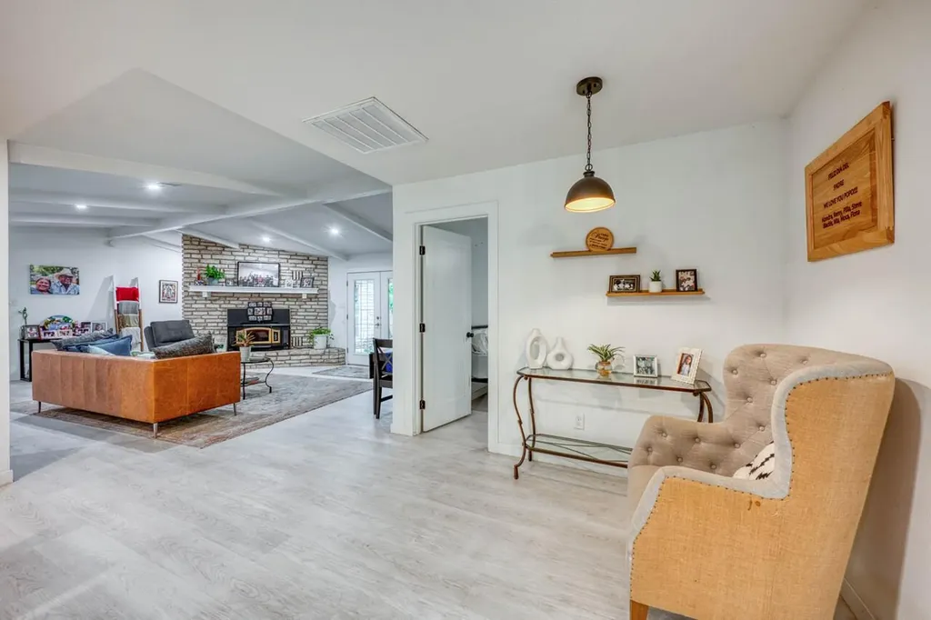 301 6th Street Marble Falls TX 78654