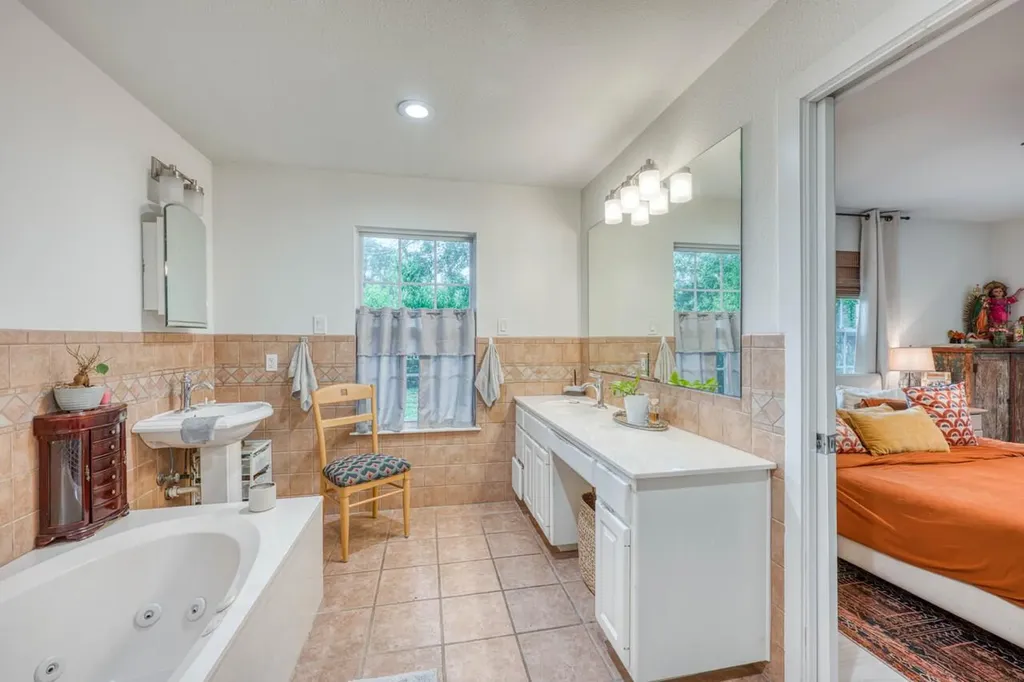 301 6th Street Marble Falls TX 78654