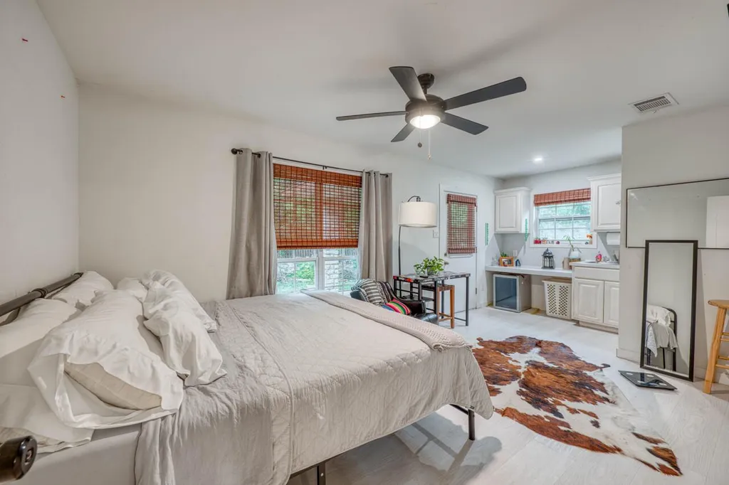 301 6th Street Marble Falls TX 78654