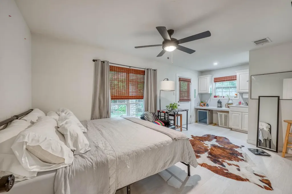 301 6th Street Marble Falls TX 78654