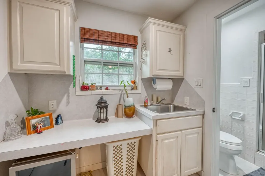 301 6th Street Marble Falls TX 78654