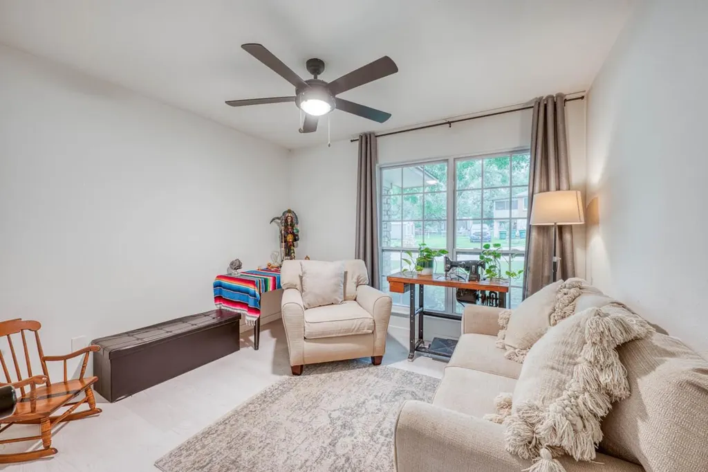 301 6th Street Marble Falls TX 78654