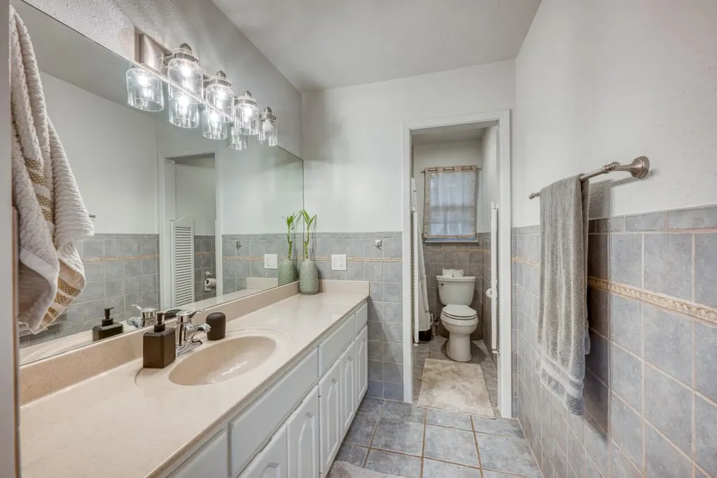 301 6th Street Marble Falls TX 78654