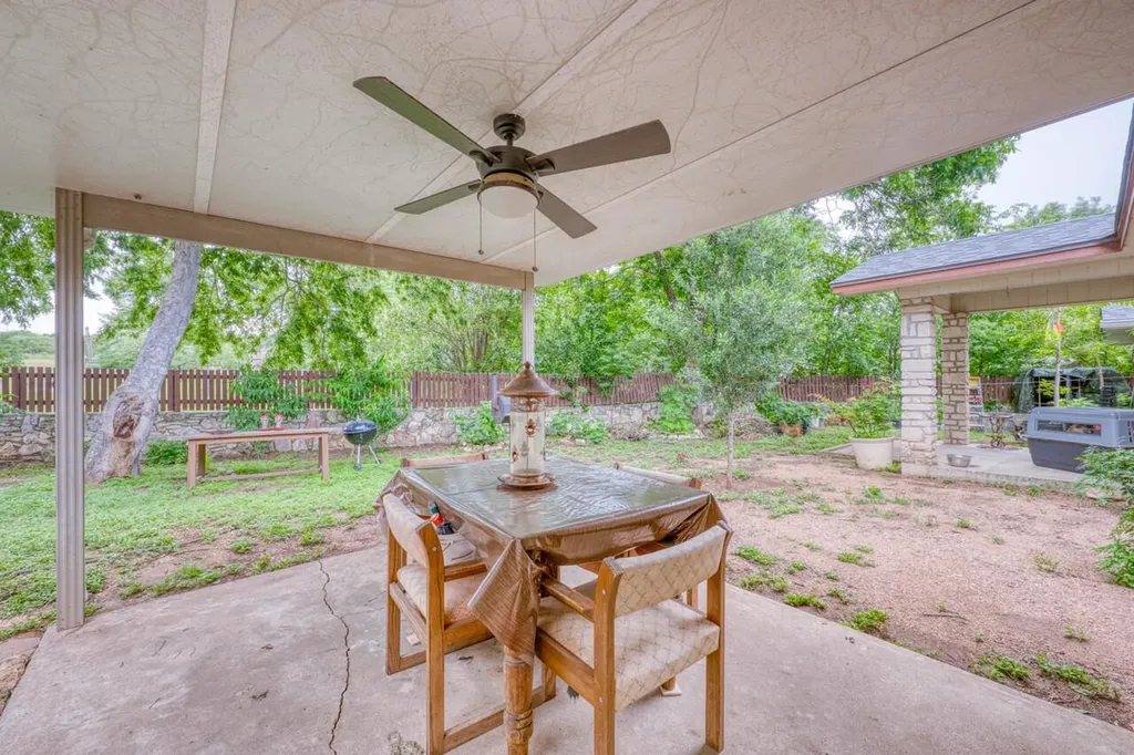 301 6th Street Marble Falls TX 78654