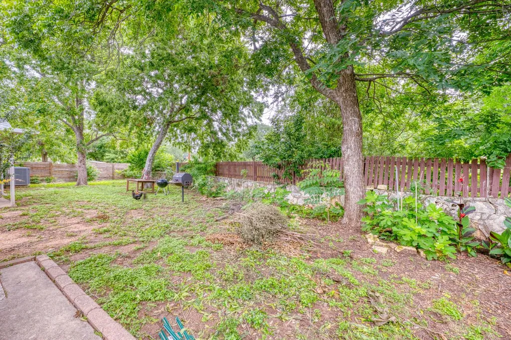 301 6th Street Marble Falls TX 78654