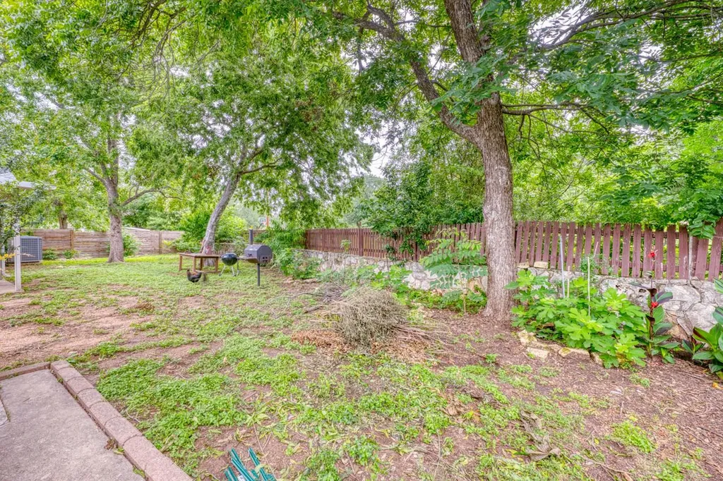 301 6th Street Marble Falls TX 78654
