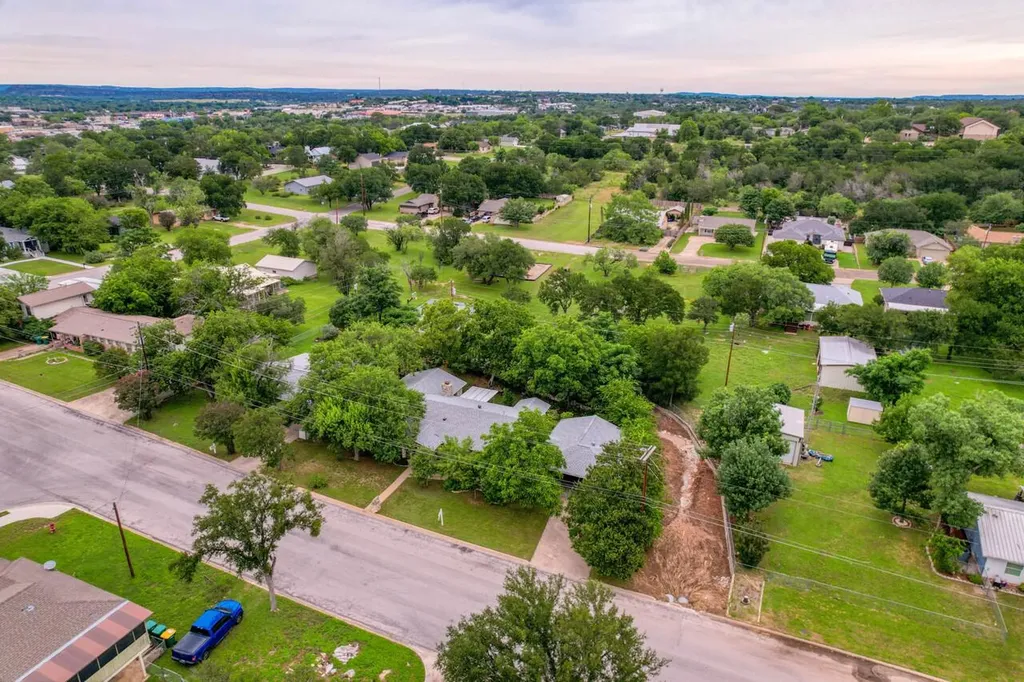 301 6th Street Marble Falls TX 78654