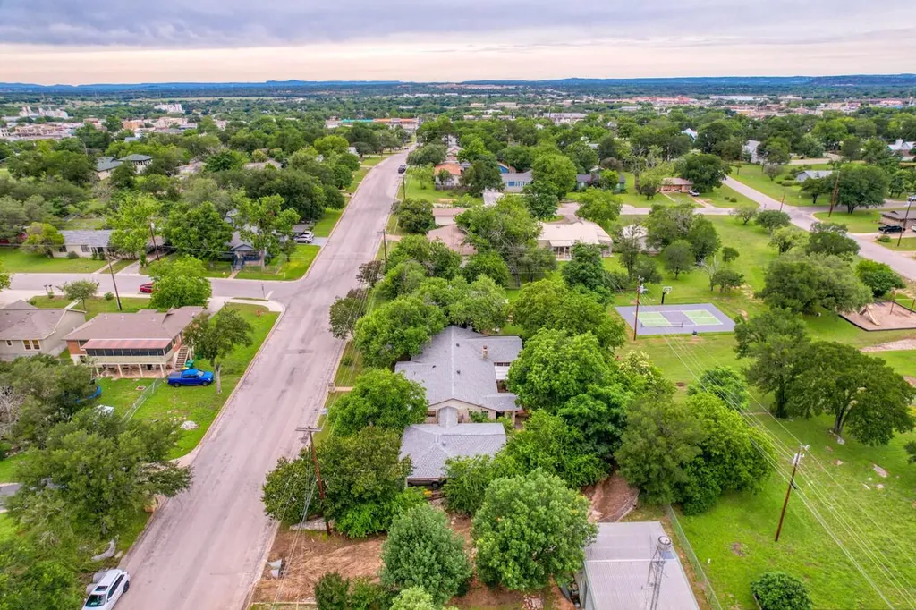 301 6th Street Marble Falls TX 78654