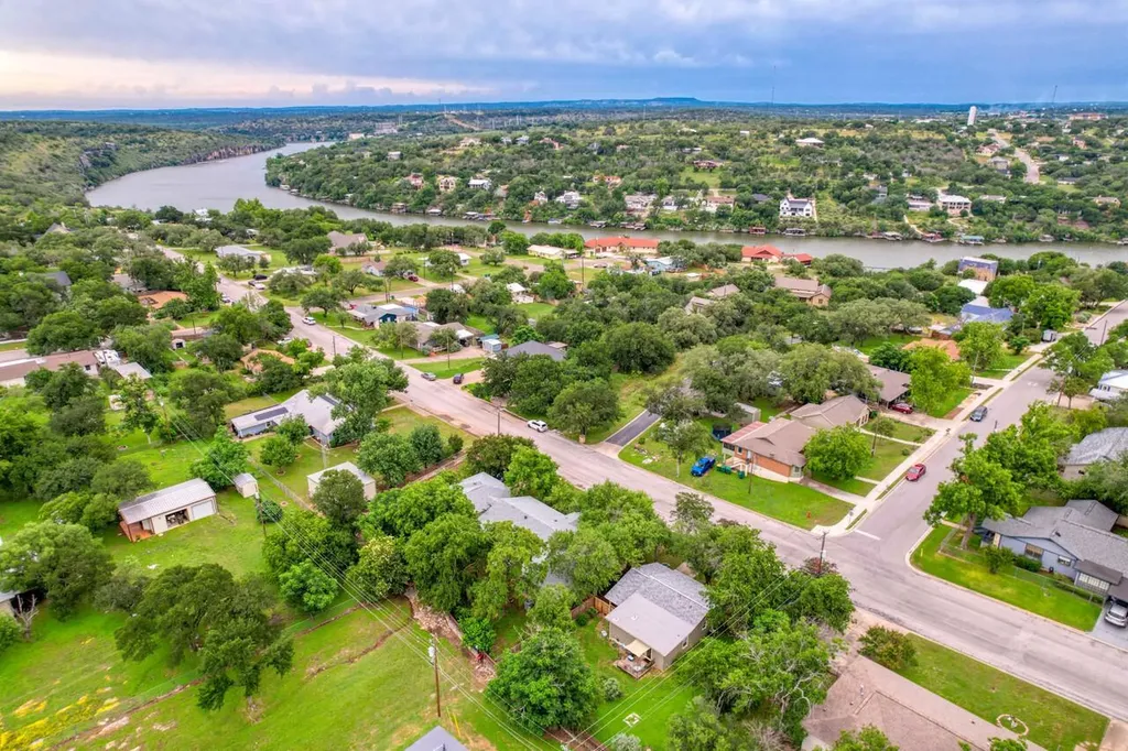 301 6th Street Marble Falls TX 78654