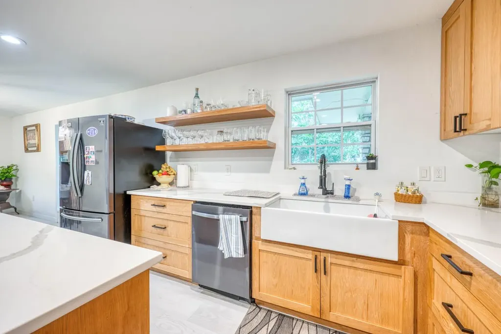 301 6th Street Marble Falls TX 78654
