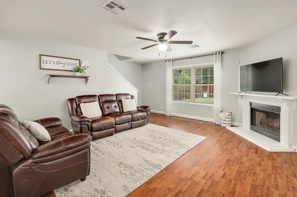 335 Mistletoe Lane Kyle TX 78640