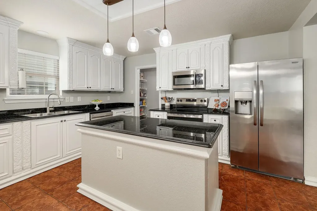 335 Mistletoe Lane Kyle TX 78640