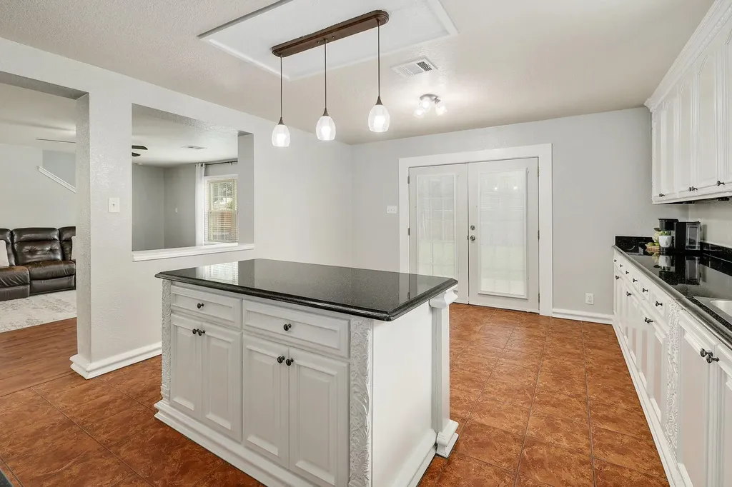 335 Mistletoe Lane Kyle TX 78640