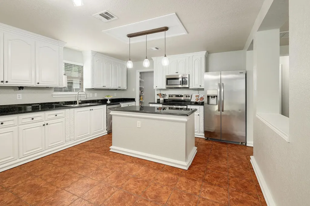 335 Mistletoe Lane Kyle TX 78640