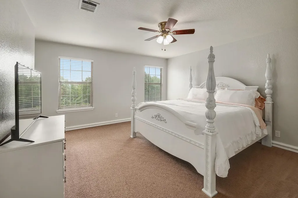 335 Mistletoe Lane Kyle TX 78640