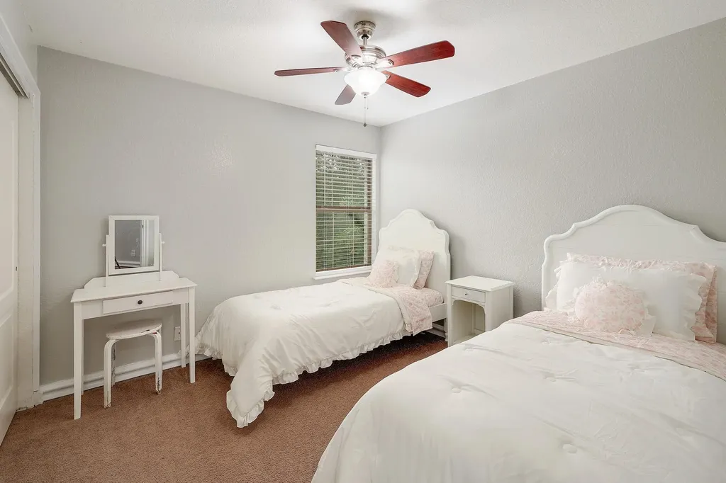 335 Mistletoe Lane Kyle TX 78640